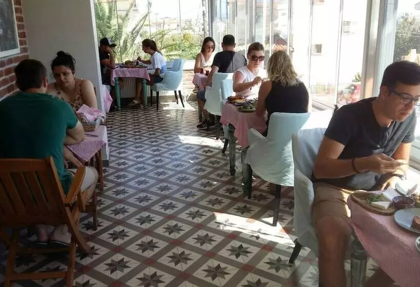 هتل Cunda Rooms