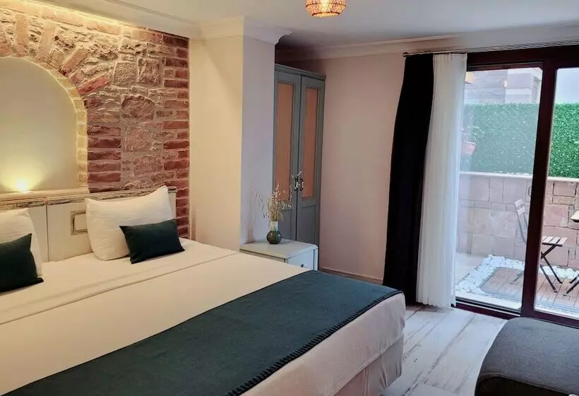 هتل Cunda Rooms