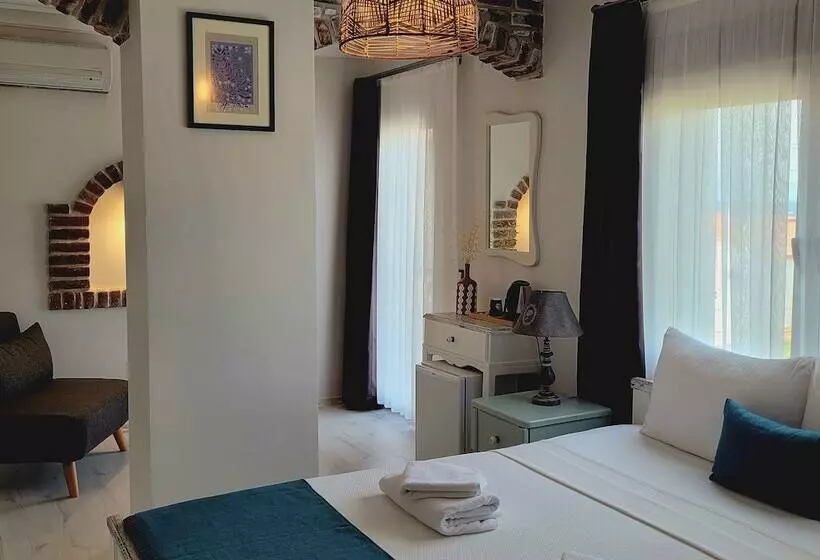 هتل Cunda Rooms