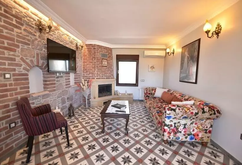 هتل Cunda Rooms