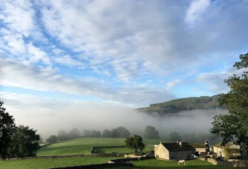 مسافرخانه Craven Shepherd Huts