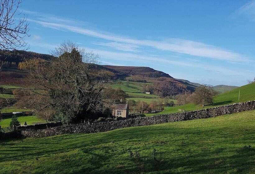 مسافرخانه Craven Shepherd Huts