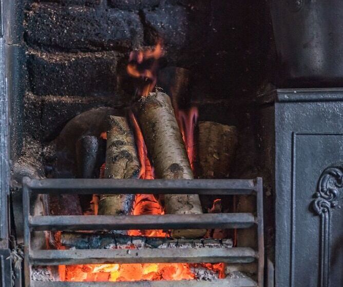 مسافرخانه Craven Shepherd Huts