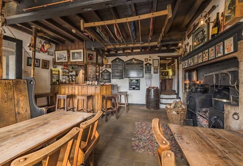 مسافرخانه Craven Shepherd Huts