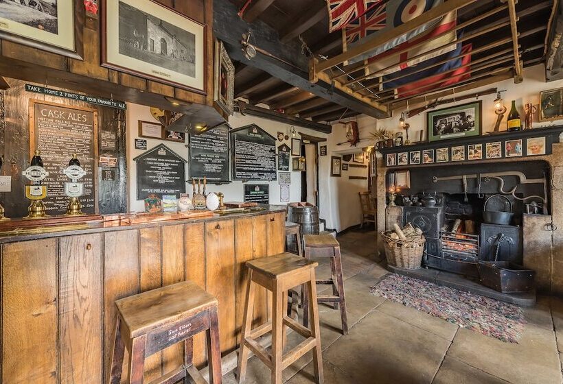 مسافرخانه Craven Shepherd Huts