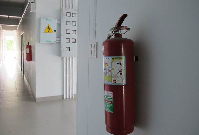 בית מלון כפרי Pattara Apartment Suratthani