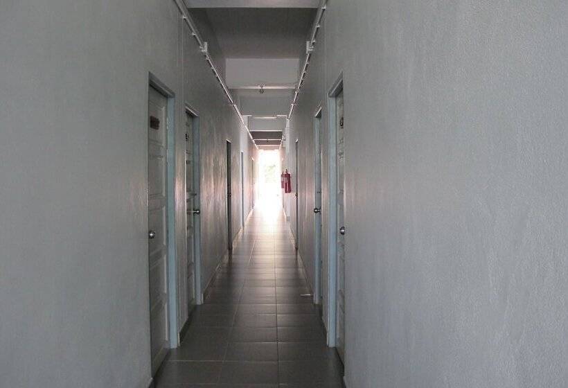 בית מלון כפרי Pattara Apartment Suratthani