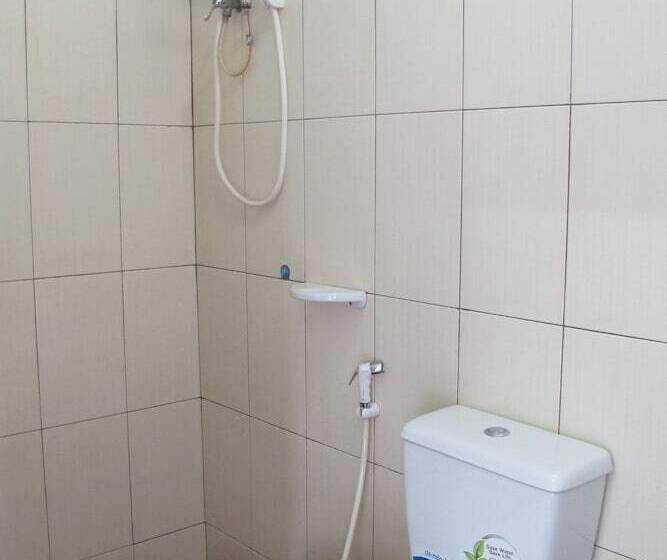 בית מלון כפרי Pattara Apartment Suratthani