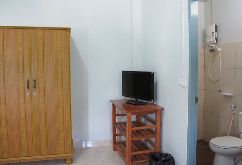 בית מלון כפרי Pattara Apartment Suratthani