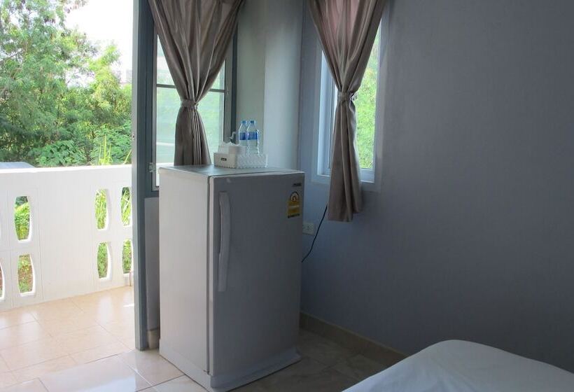 בית מלון כפרי Pattara Apartment Suratthani