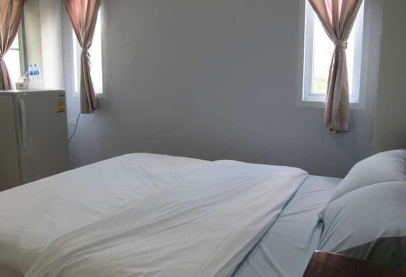 בית מלון כפרי Pattara Apartment Suratthani