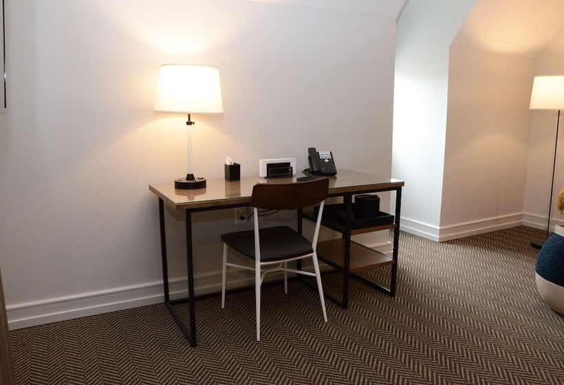 فندق Samuel Elbert