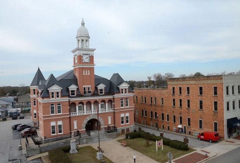 فندق Samuel Elbert