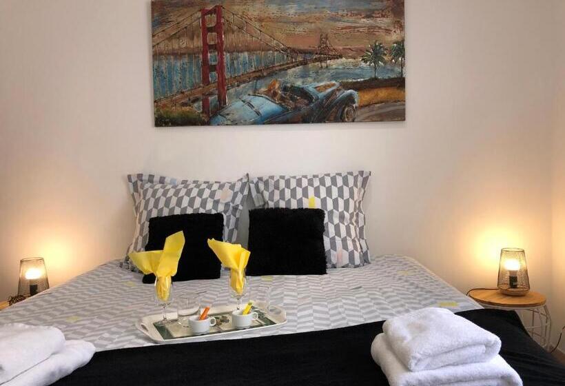 Le Clos Du Square   Climatisé