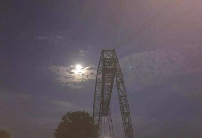 Le Clos Du Square   Climatisé