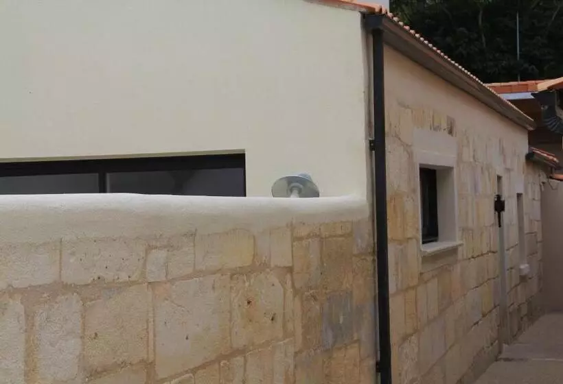 Le Clos Du Square   Climatisé