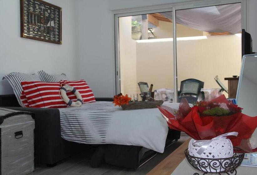 Le Clos Du Square   Climatisé