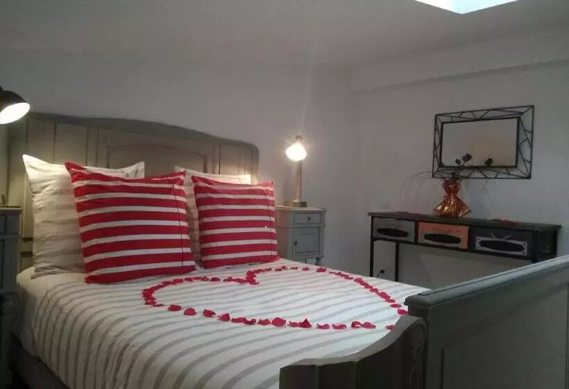 Le Clos Du Square   Climatisé