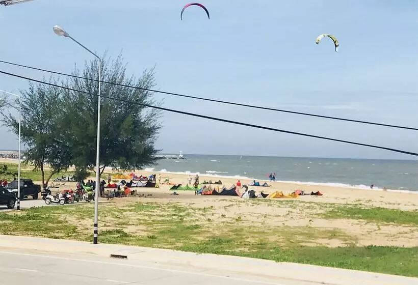 ペンション Happy House On The Beach