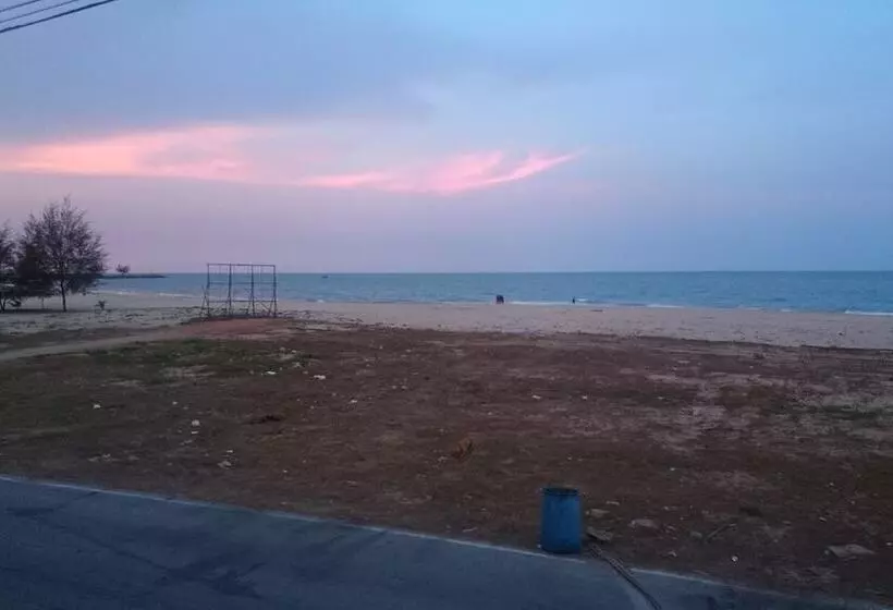 ペンション Happy House On The Beach