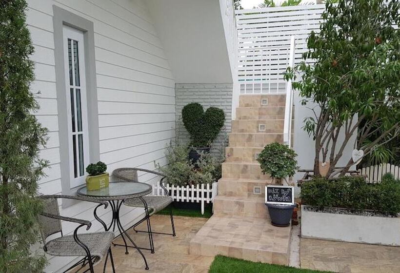 פנסיון Vanida Antique Home