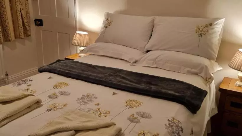 Rowan Tree House B&b