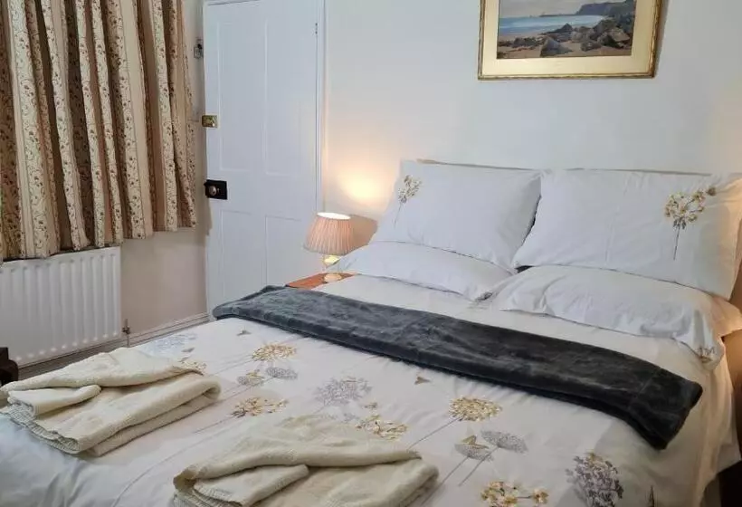 Rowan Tree House B&b