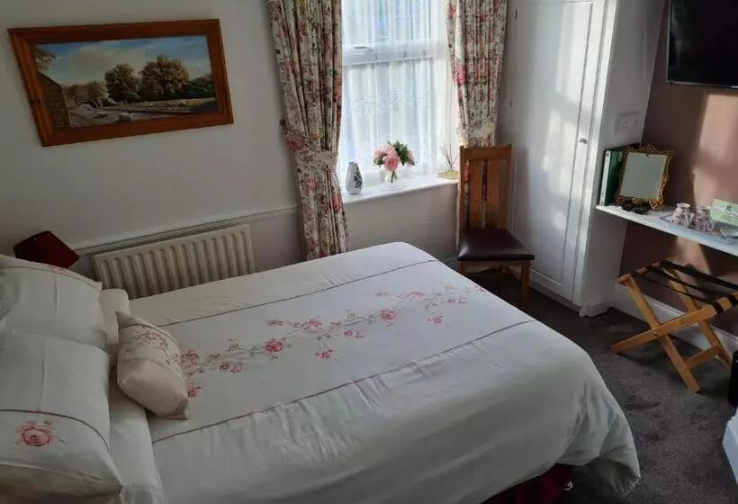 Rowan Tree House B&b