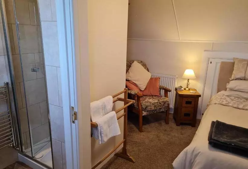 Rowan Tree House B&b