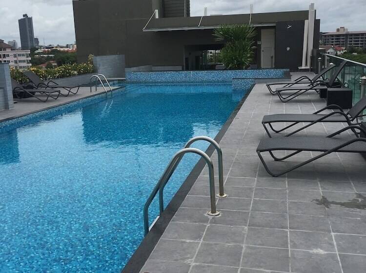 The Gallery Condo C66 By Axiom