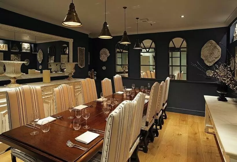 Hostelli Wingrove House