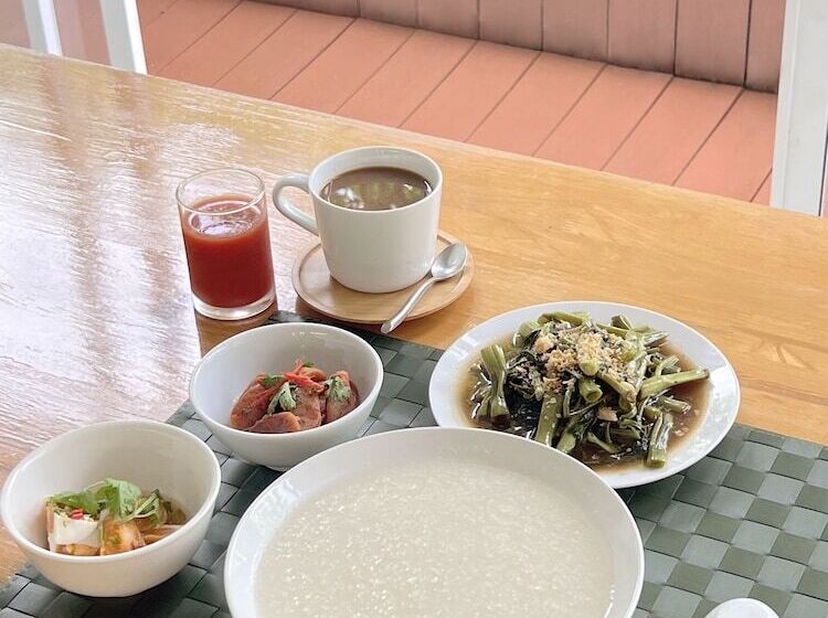 ホテル Isara Khao Lak