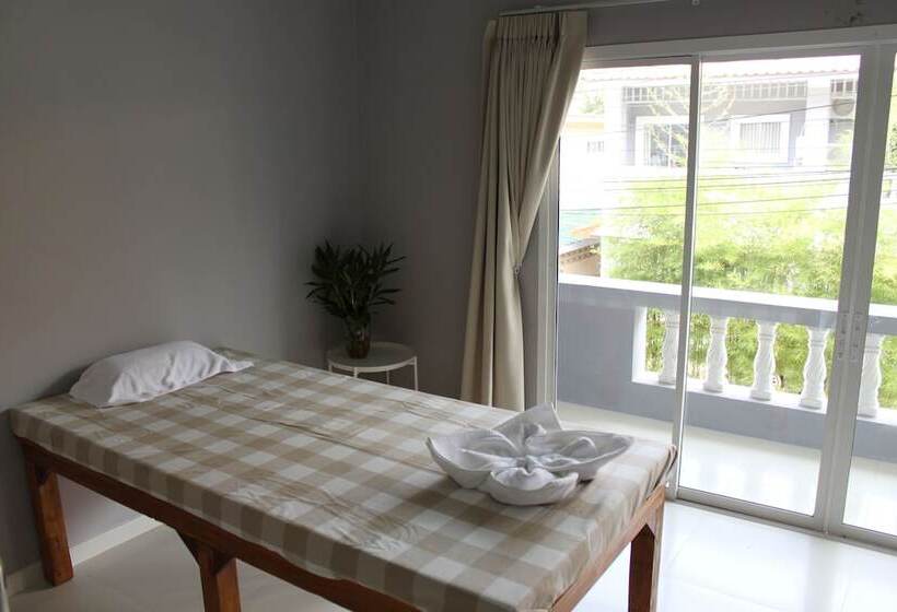 ホテル Isara Khao Lak