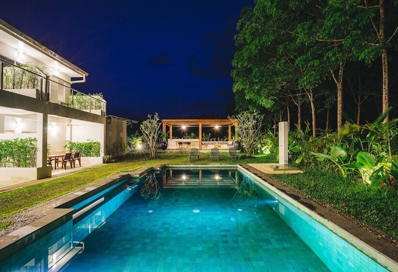 ホテル Isara Khao Lak