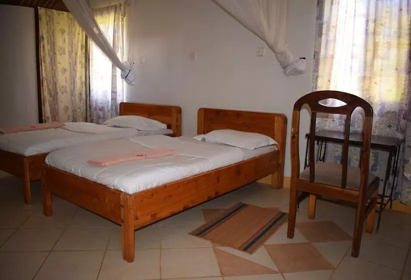 هتل Ngorongoro Lodge & Campsite