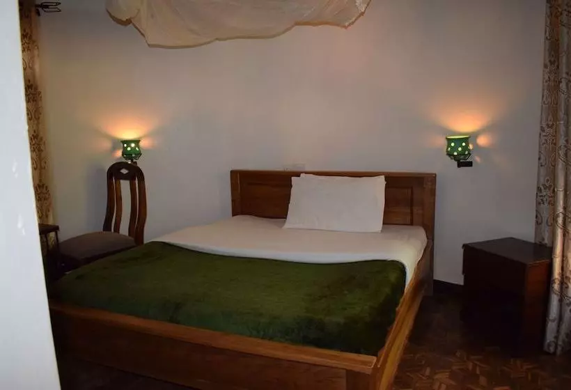 هتل Ngorongoro Lodge & Campsite
