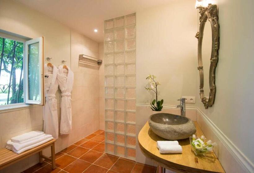 پانسیون Le Mas Du Chanoine