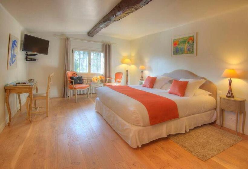 پانسیون Le Mas Du Chanoine