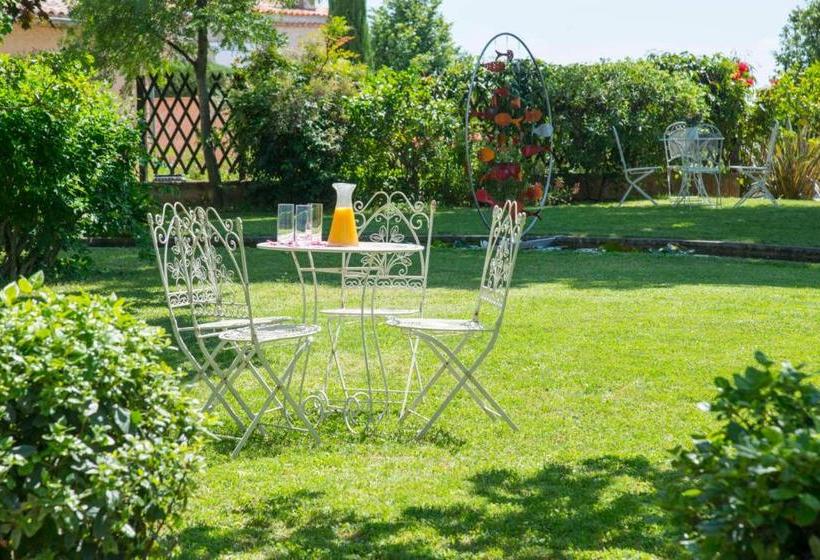 پانسیون Le Mas Du Chanoine