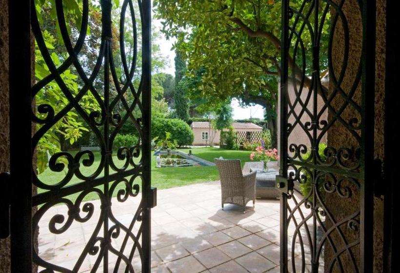 پانسیون Le Mas Du Chanoine