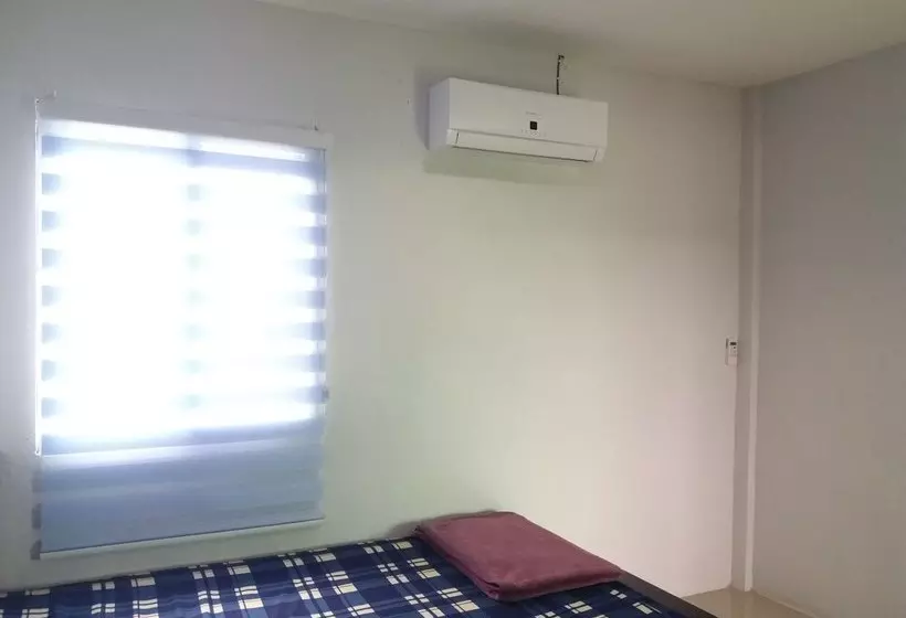 ペンション Sunflower Guest House Lopburi