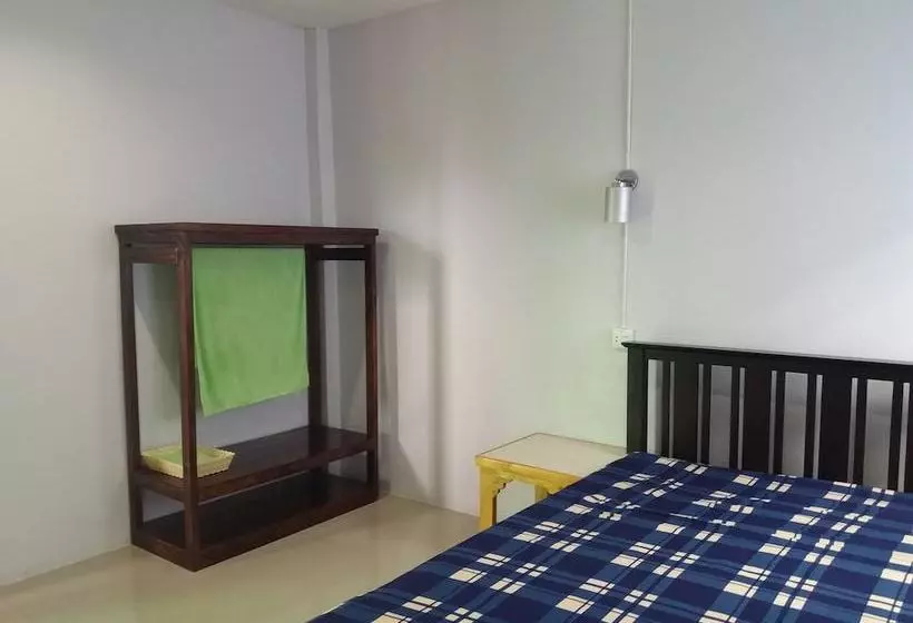 ペンション Sunflower Guest House Lopburi