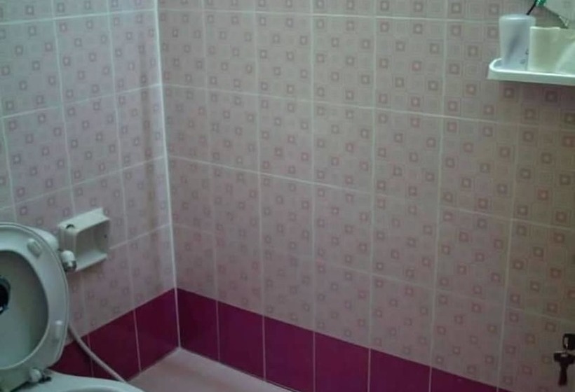 بنسيون Sunflower Guest House Lopburi