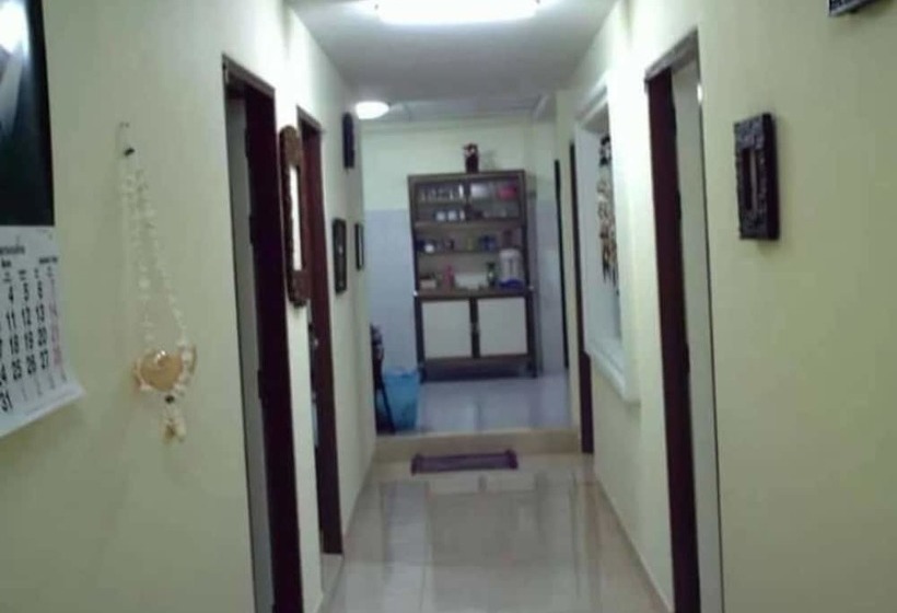 بنسيون Sunflower Guest House Lopburi