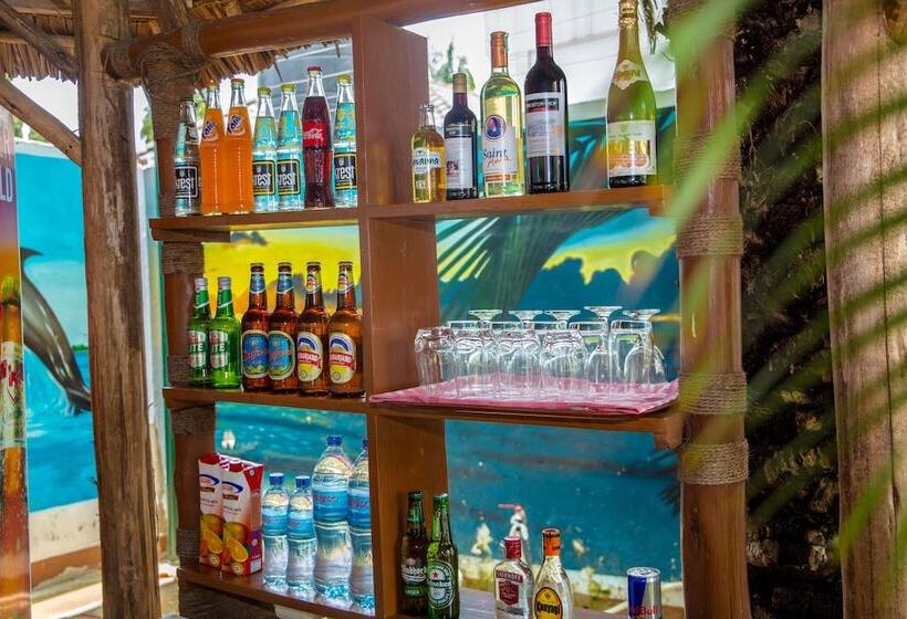 Saadani Tourist Center Hostel