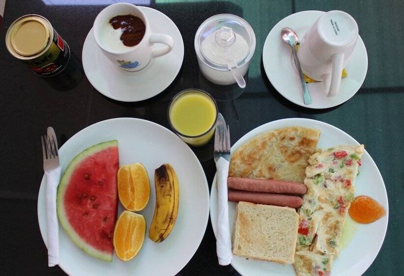 Saadani Tourist Center Hostel