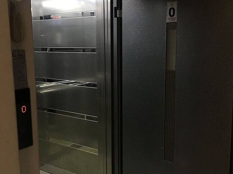 旅馆 Safrangold Pansiyon