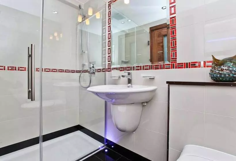 Baker Street Suites
