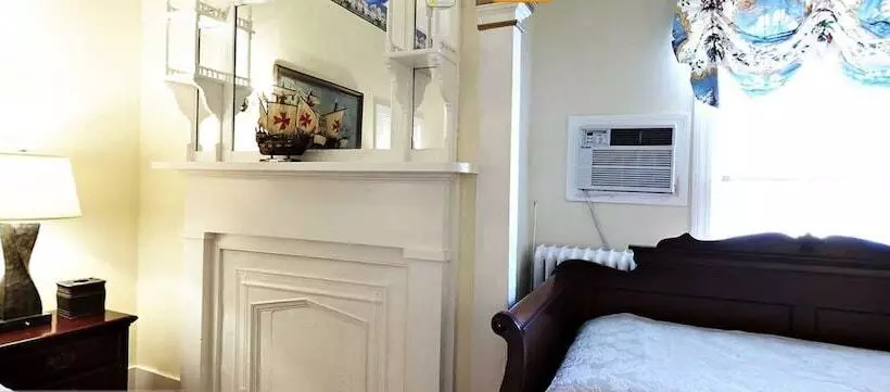 Aamiaismajoitus (B&B) Bellevue House