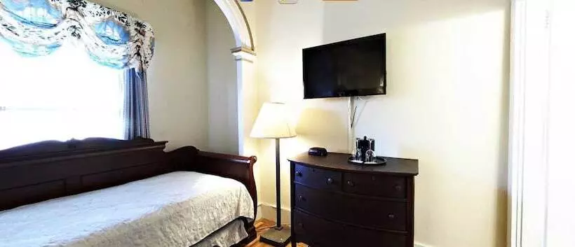 Aamiaismajoitus (B&B) Bellevue House
